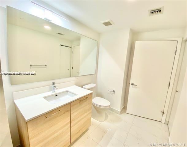 16385 Biscayne Blvd 702 Property Photo 8