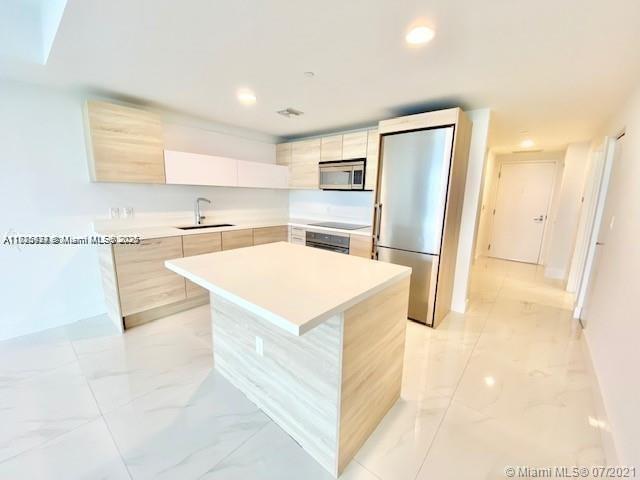 16385 Biscayne Blvd 702 Property Photo 10