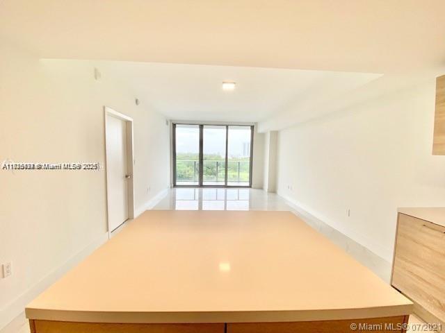 16385 Biscayne Blvd 702 Property Photo 11