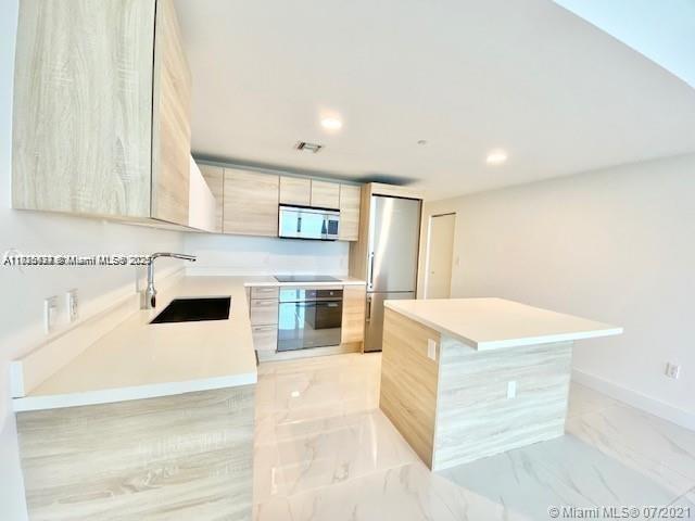 16385 Biscayne Blvd 702 Property Photo 12