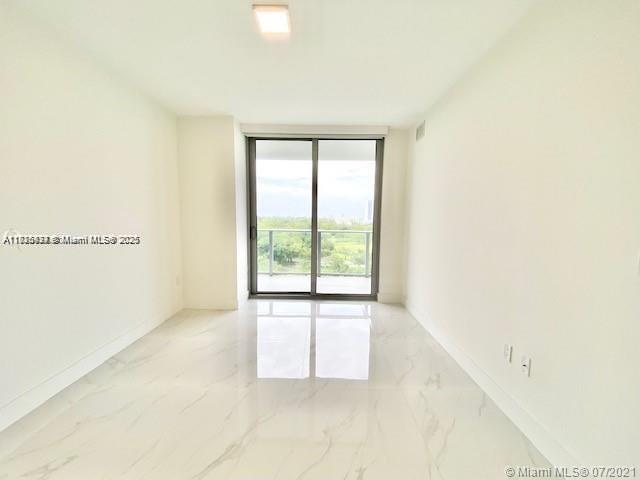 16385 Biscayne Blvd 702 Property Photo 23