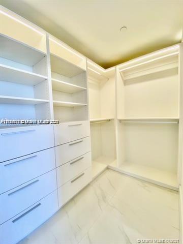 16385 Biscayne Blvd 702 Property Photo 26