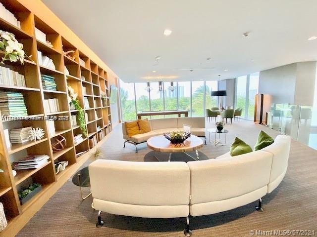 16385 Biscayne Blvd 702 Property Photo 29