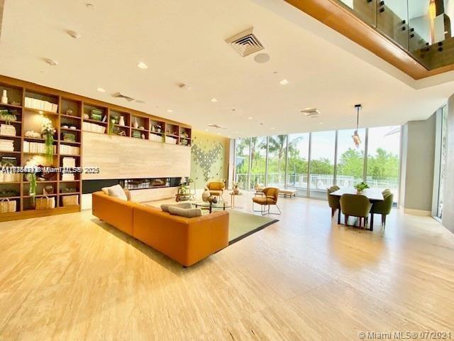 16385 Biscayne Blvd 702 Property Photo 35