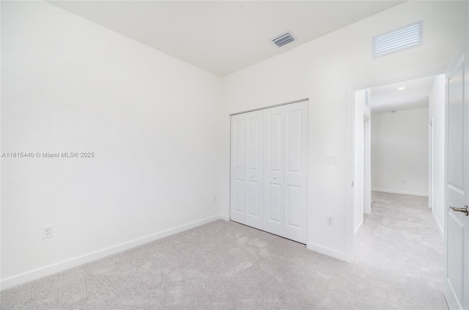 725 Se 13 St. Cir. 725 Property Photo 24