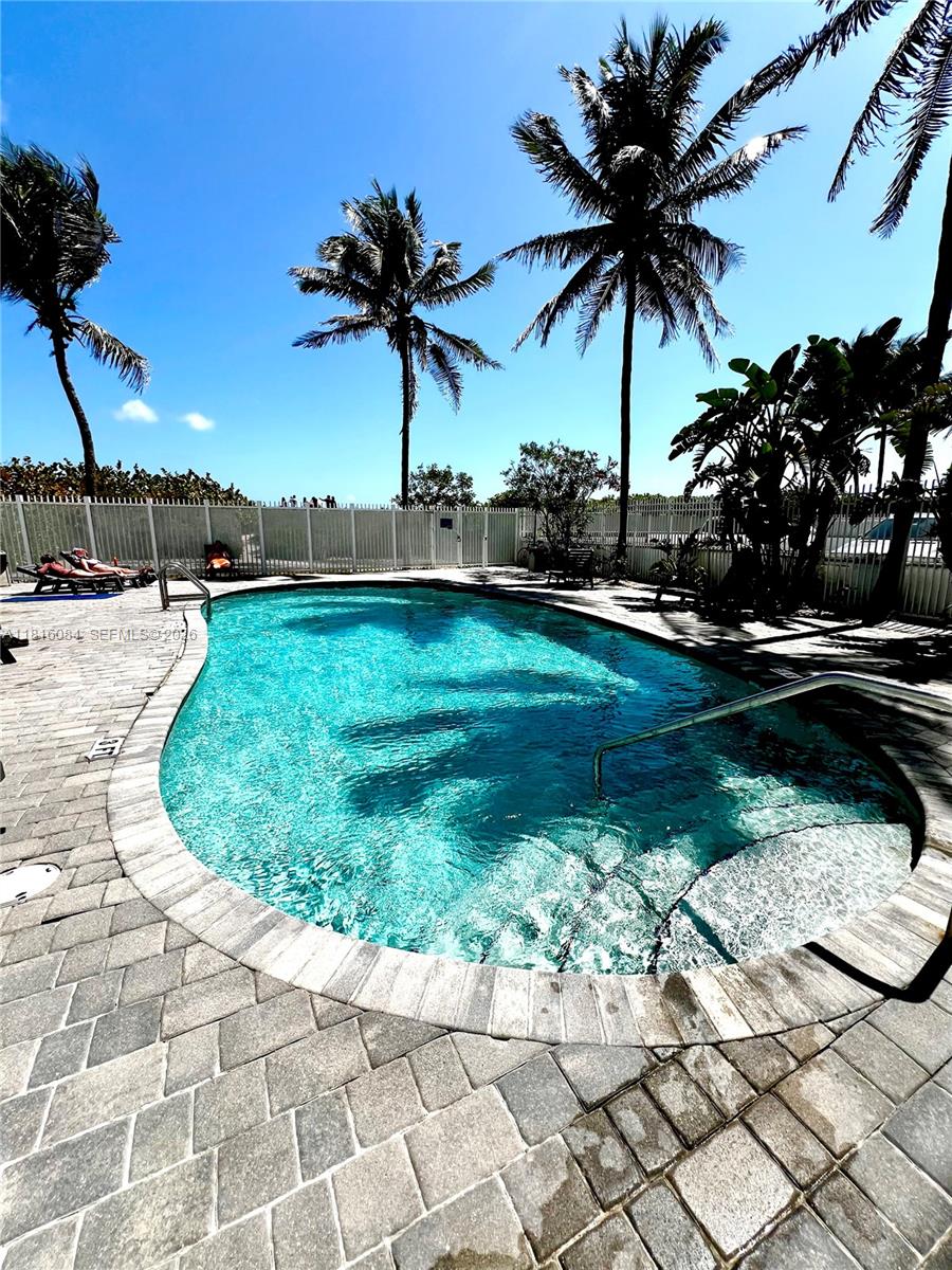 335 Ocean Dr 114 Property Photo 18