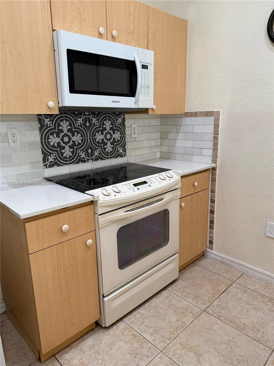 11011 Sw 236th Ter Property Photo 11