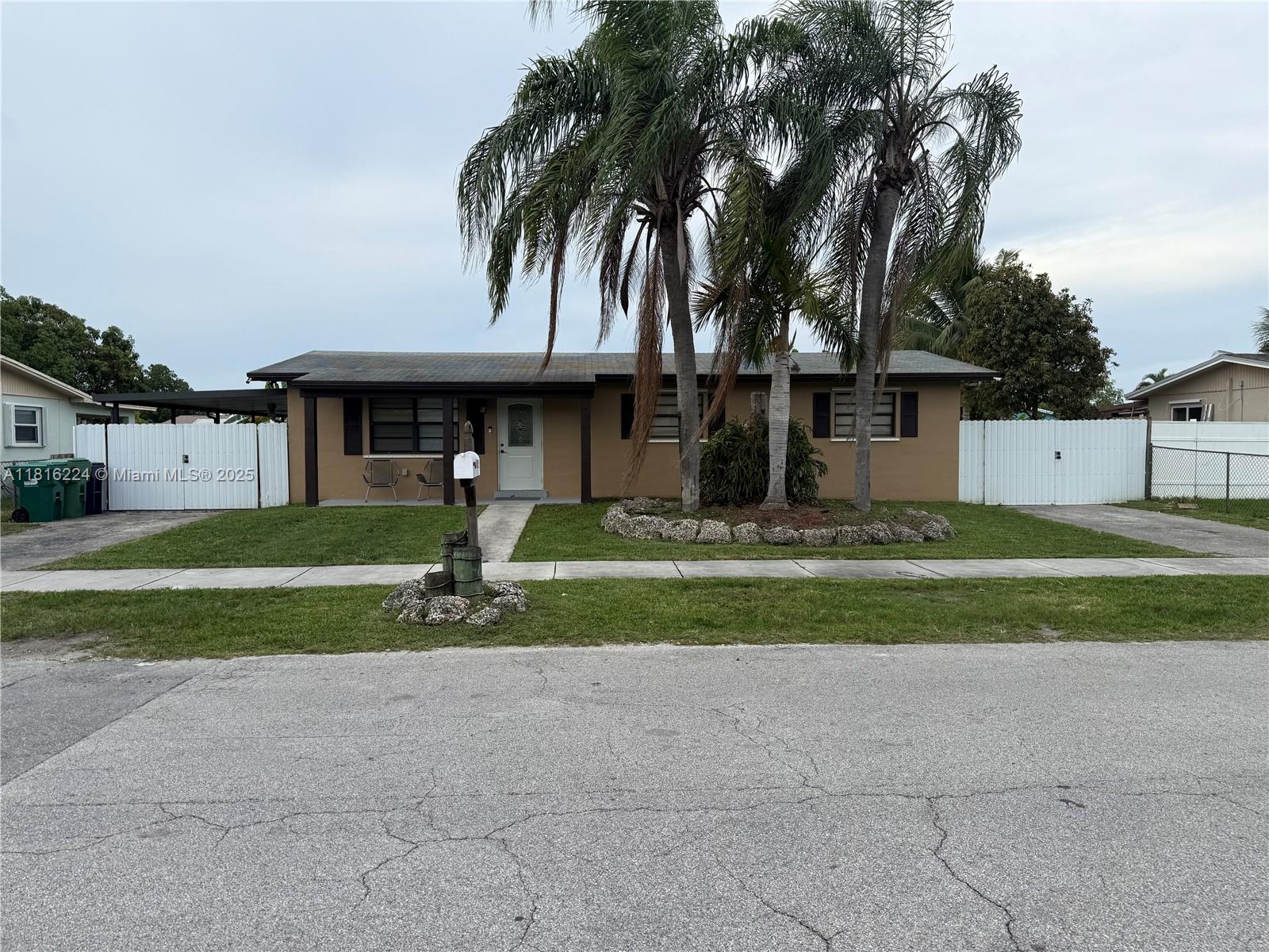 14511 SW 294th St Property Photo 1