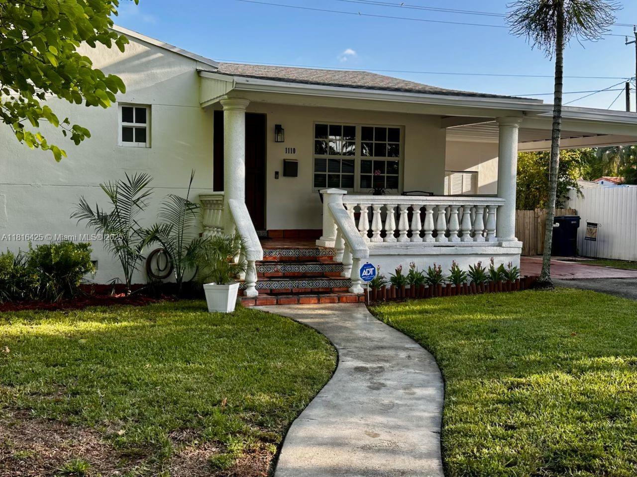 1110 Falcon Ave Property Photo 1