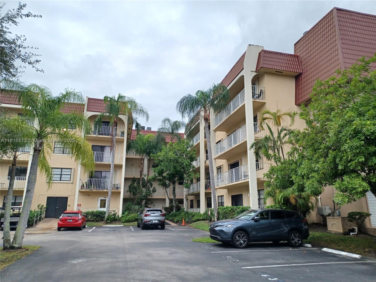 9301 Sw 92nd Ave A320 Property Photo 1