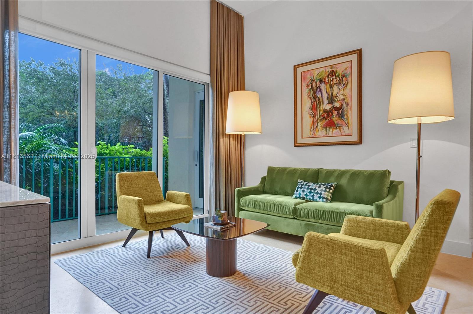 20000 E Country Club Dr 112 Property Photo 1