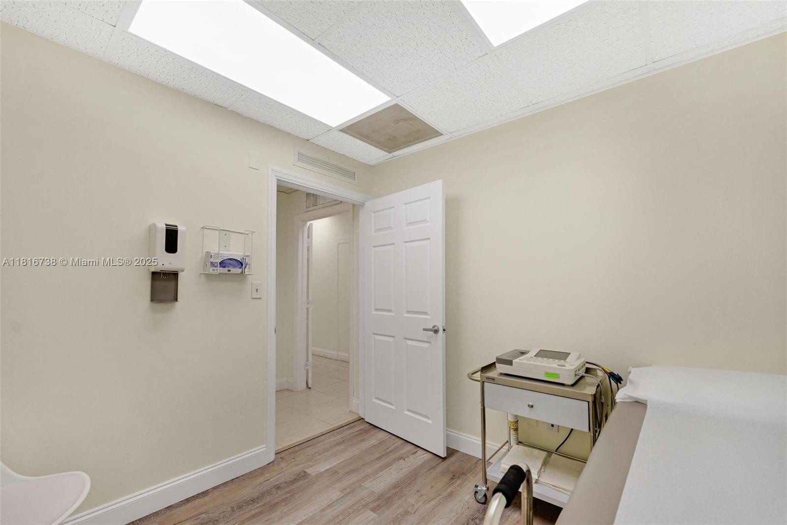 437 N Krome Ave Property Photo 50