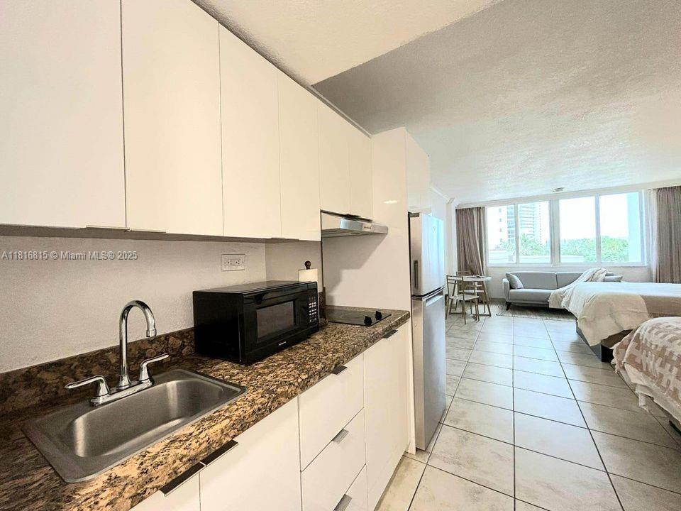 19201 Collins Ave 303 Property Photo 1