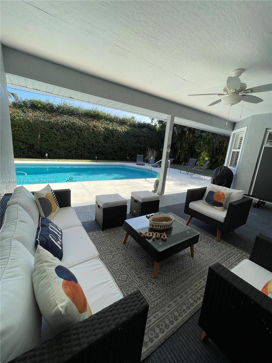107 Paddock St Property Photo 1