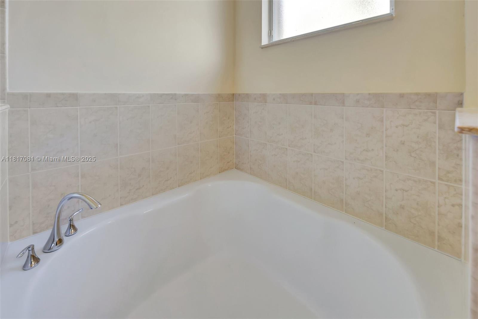 363 Ne 25th Ter 363 Property Photo 23