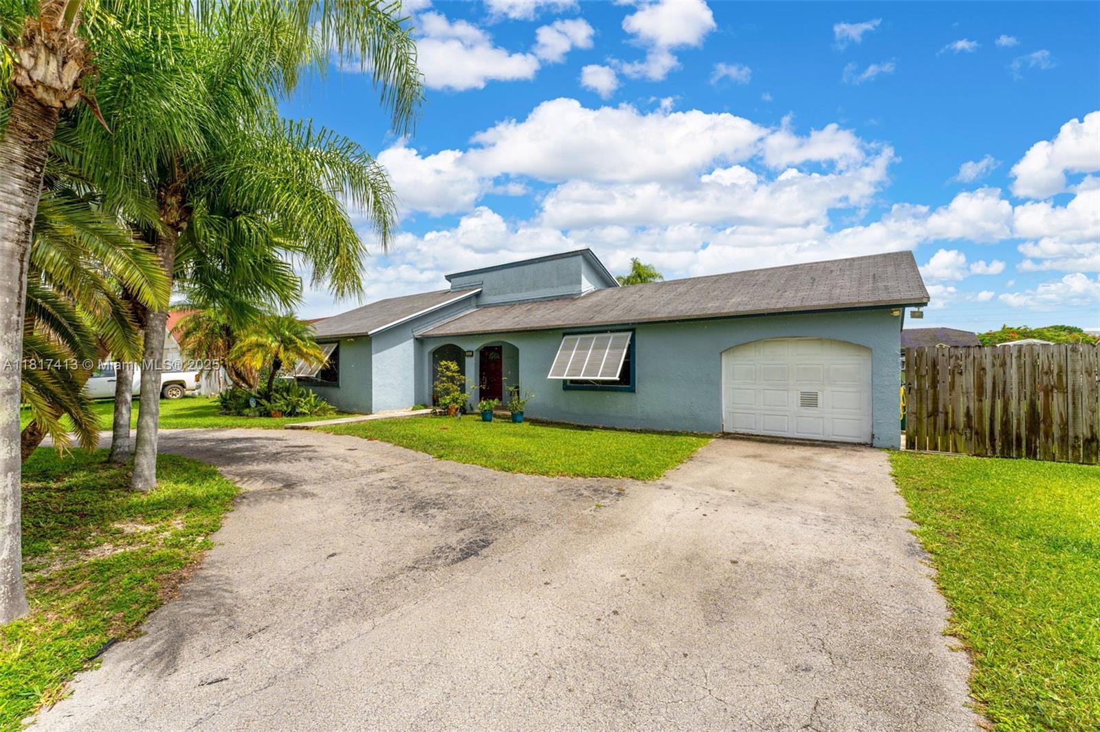 16040 Sw 287th St Property Photo 3