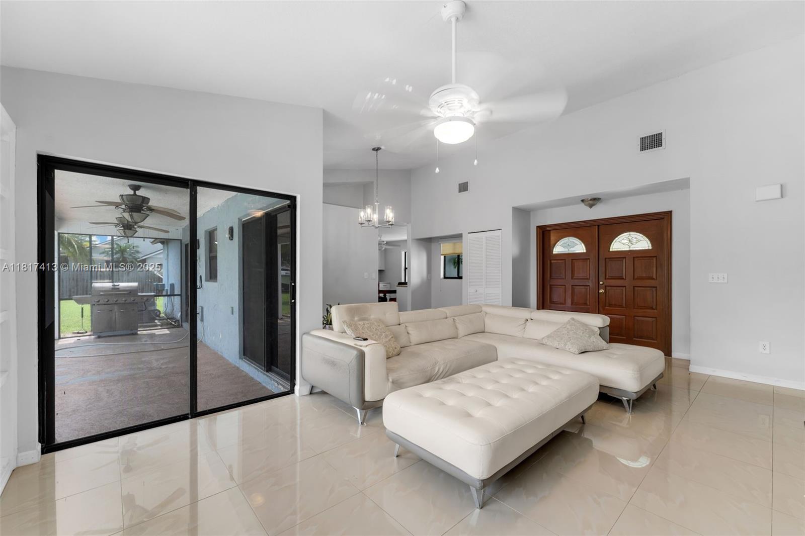 16040 Sw 287th St Property Photo 6