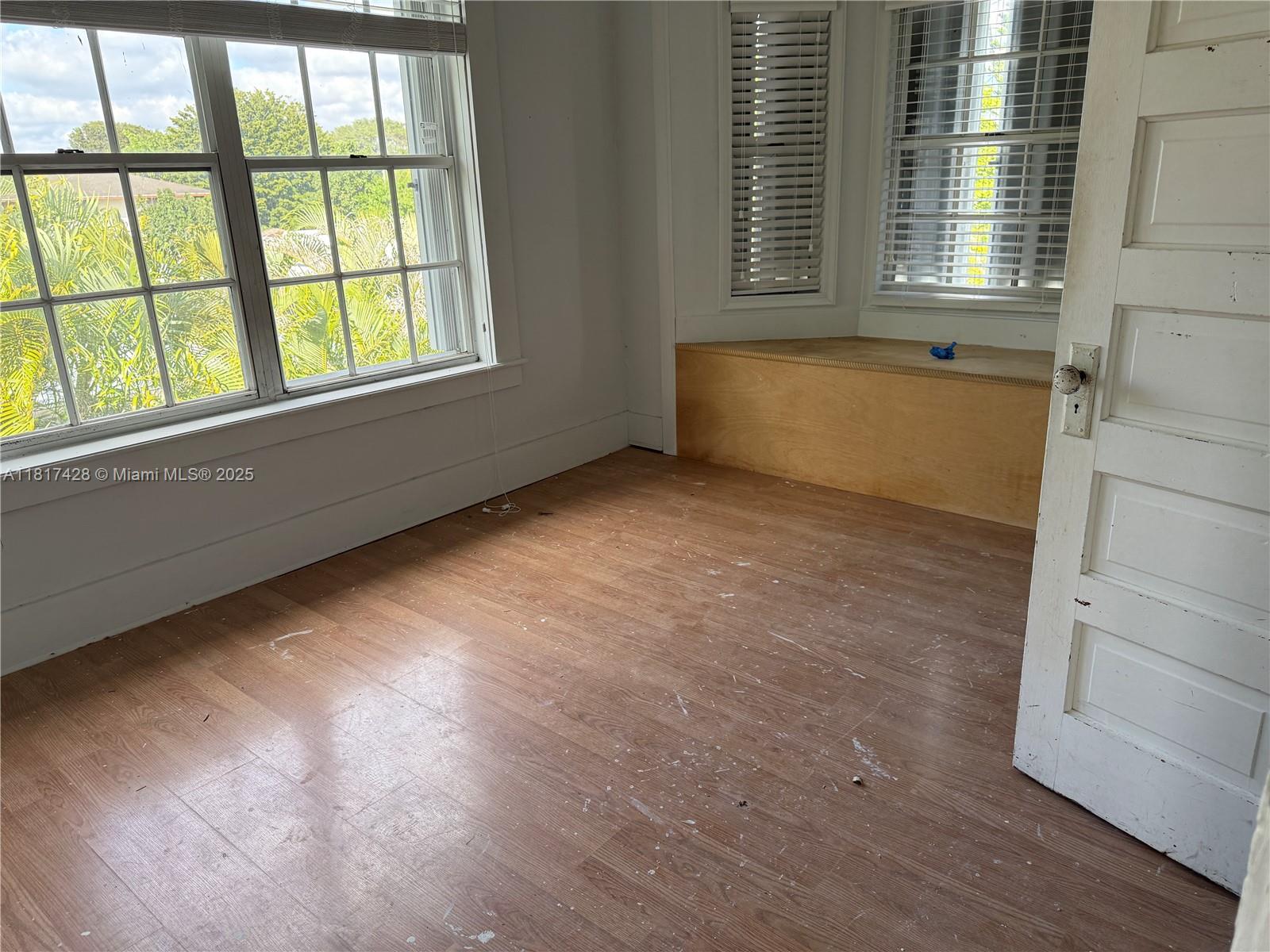 245 Sw 5th Ave Property Photo 6