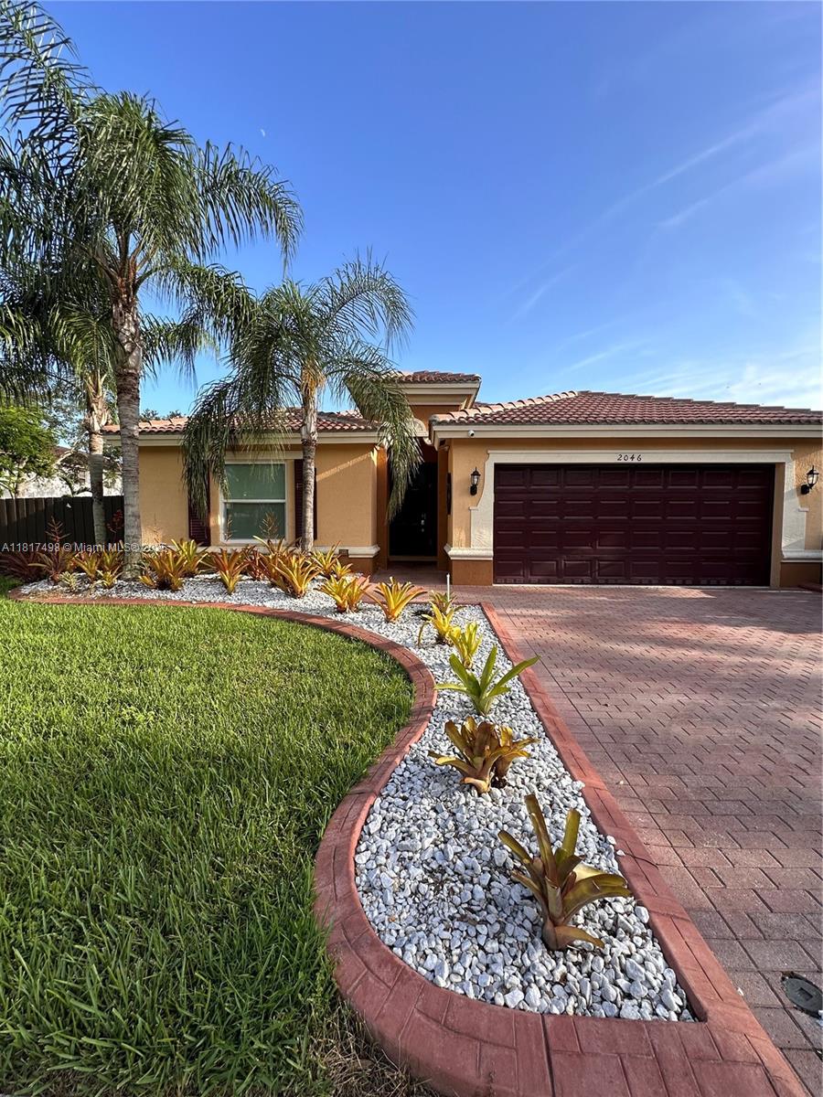 2046 Ne 4th Ct Property Photo 1