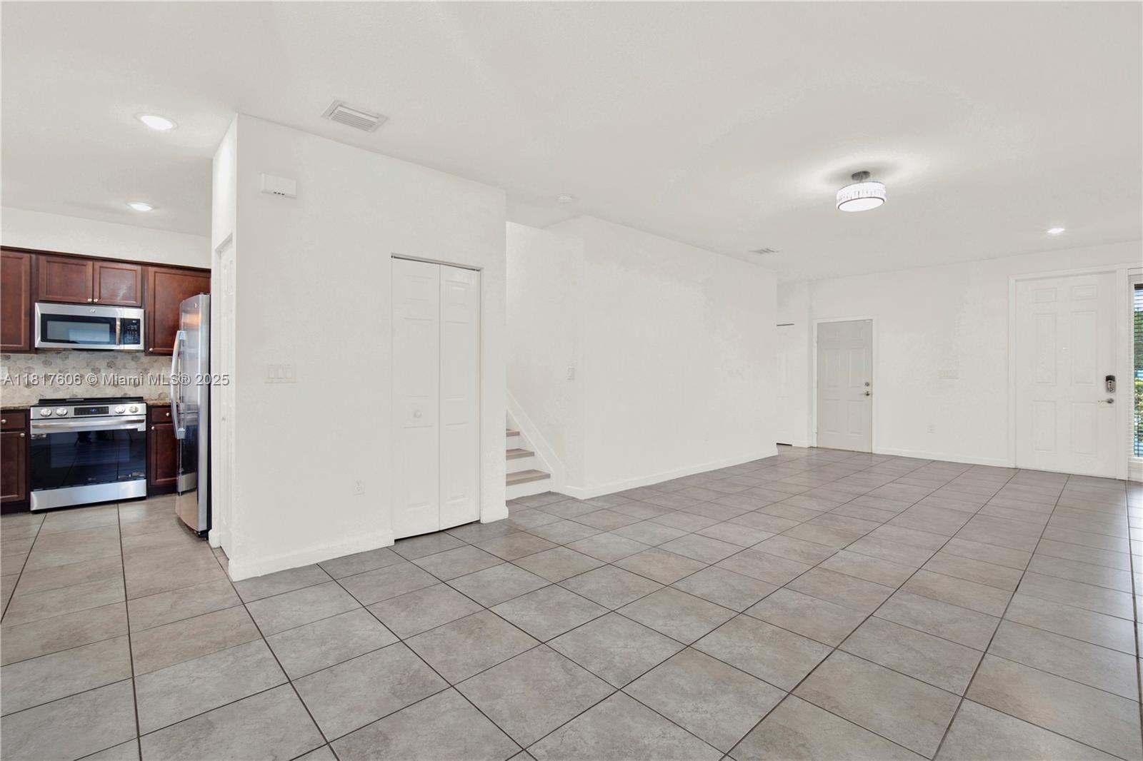 279 Se 31st Ter Property Photo 10