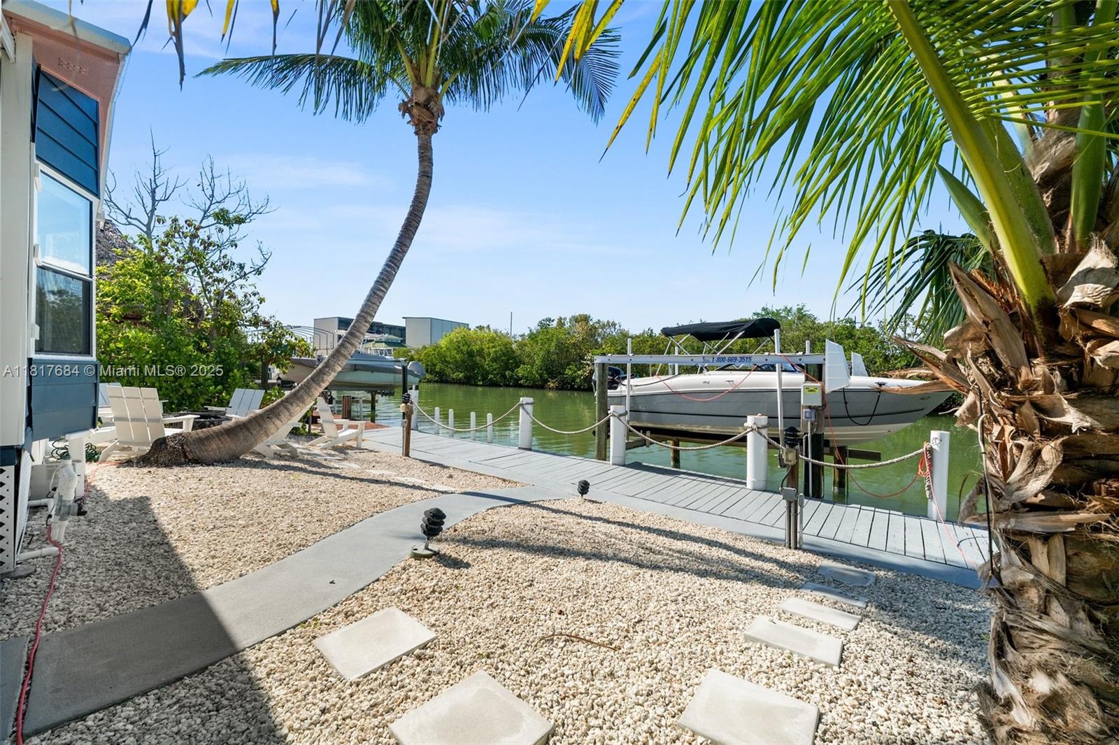 648 E Palm Dr Property Photo 30