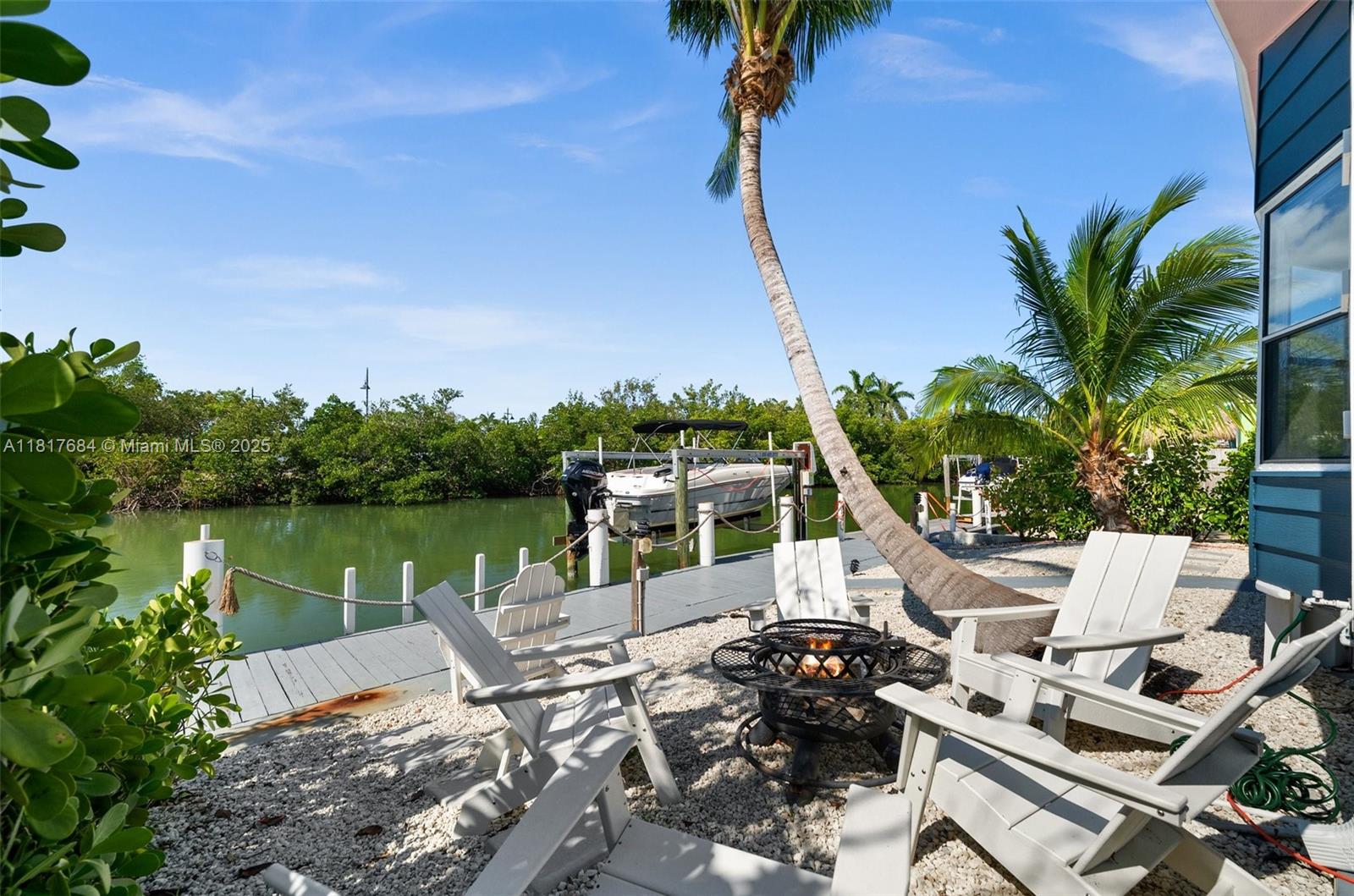 648 E Palm Dr Property Photo 32