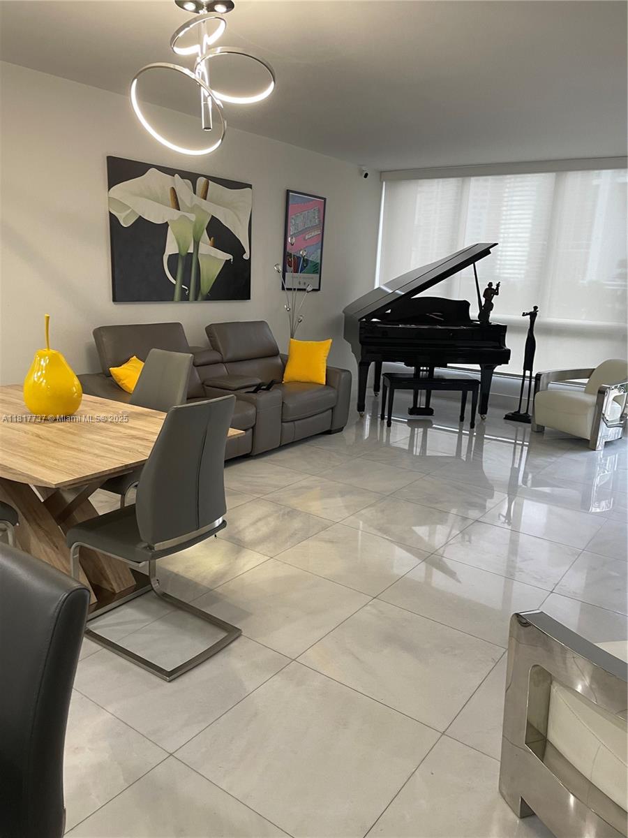 520 Brickell Key Dr Property Photo 1