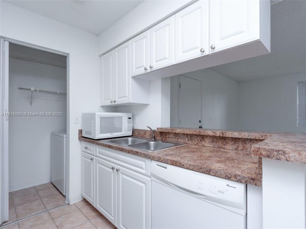 1235 Sw 46th Ave 707 Property Photo 6