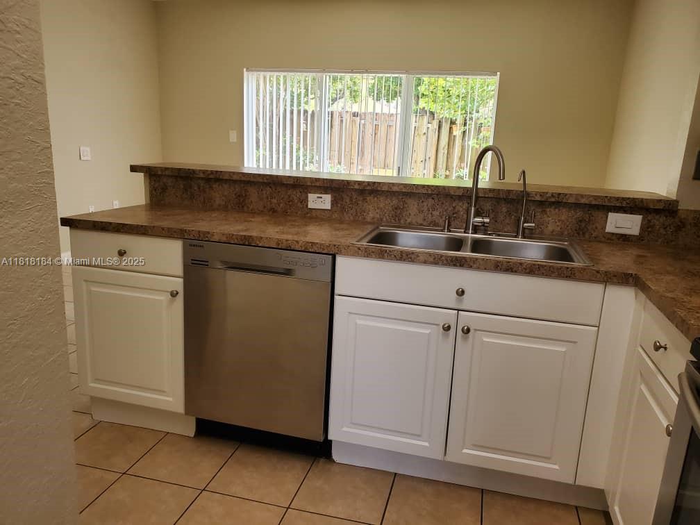 3375 Ne 15th Dr 106-12 Property Photo 5