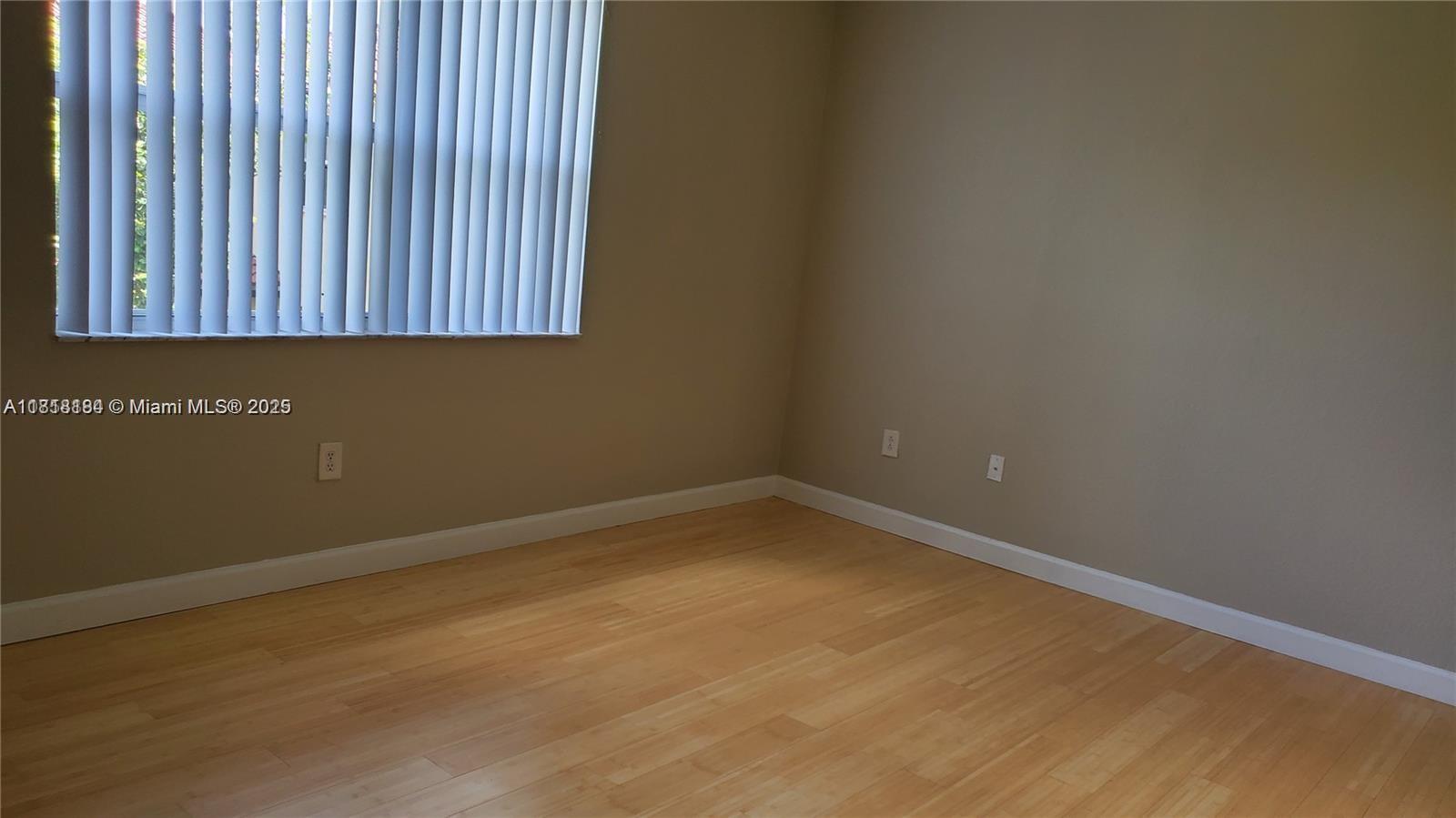 3375 Ne 15th Dr 106-12 Property Photo 17