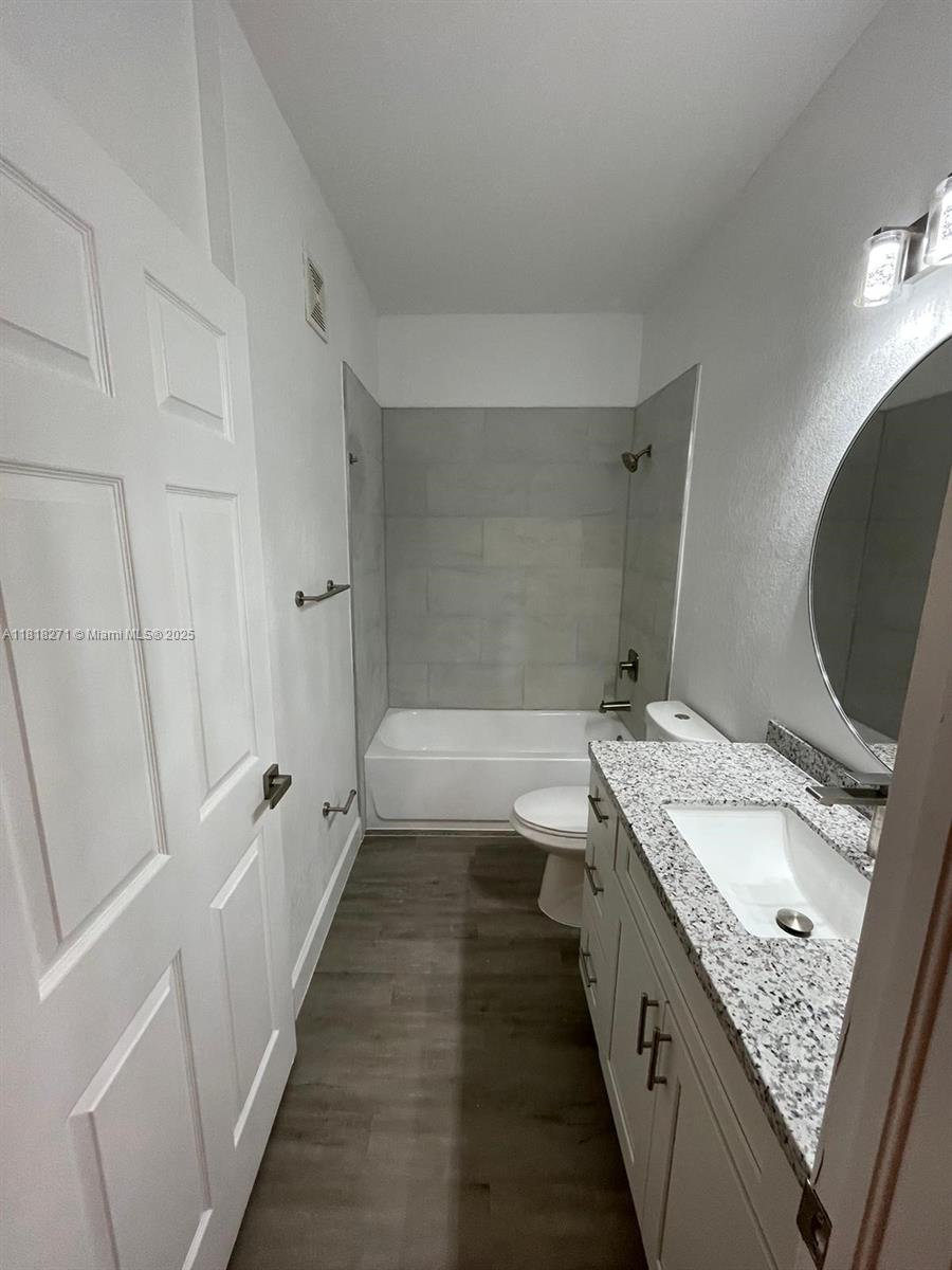 1658 Se 28th Ct 104 Property Photo 19