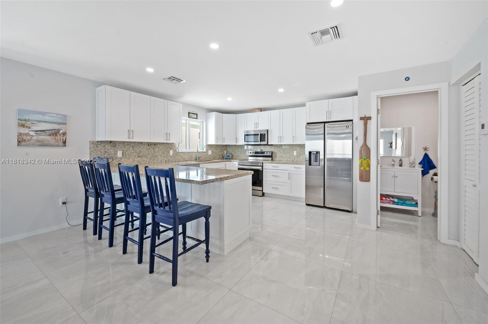 94825 Overseas Hwy Property Photo 4