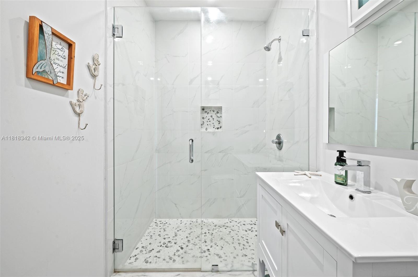 94825 Overseas Hwy Property Photo 8