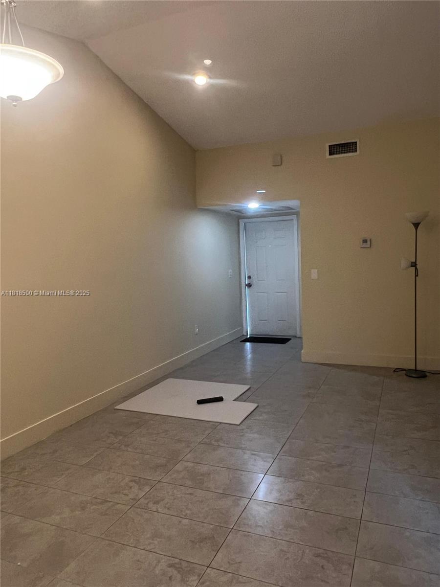 805 N Franklin Ave 805d Property Photo 14