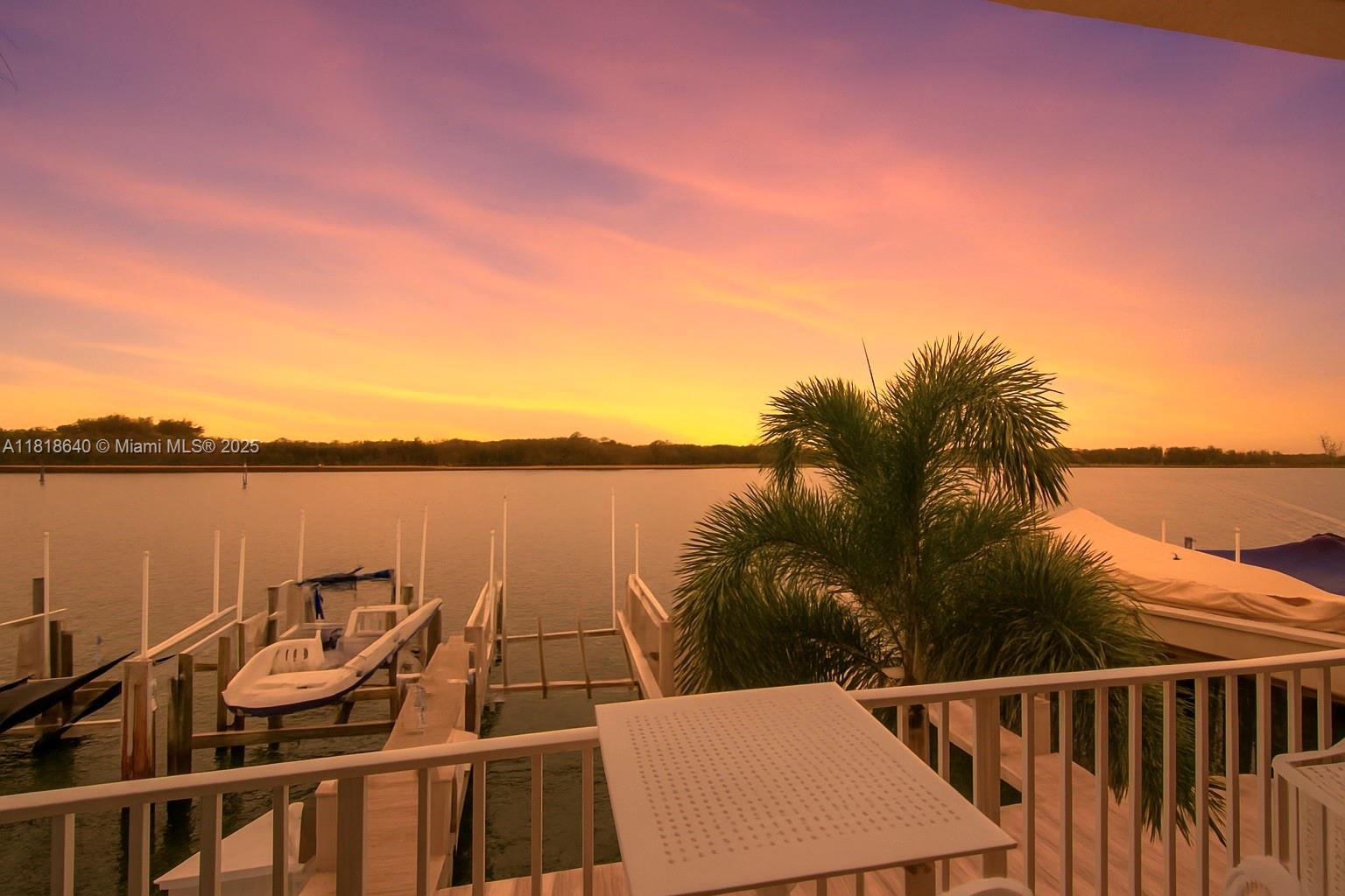 4034 N Ocean Dr Property Photo 5