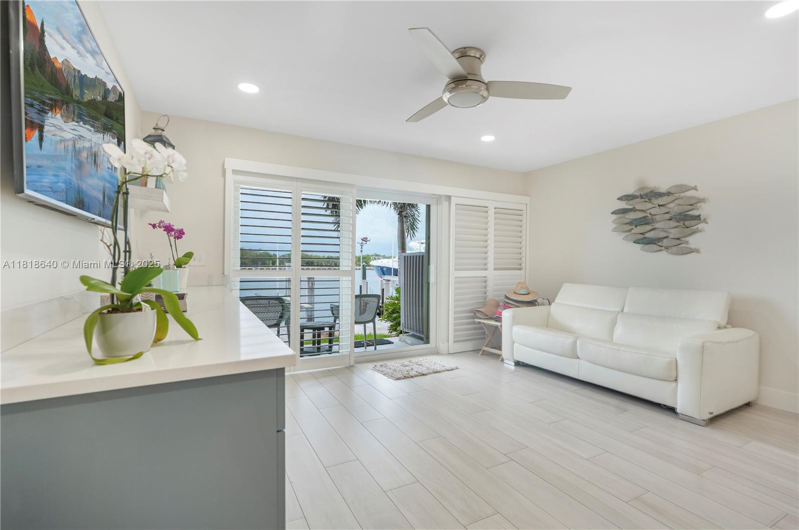 4034 N Ocean Dr Property Photo 15