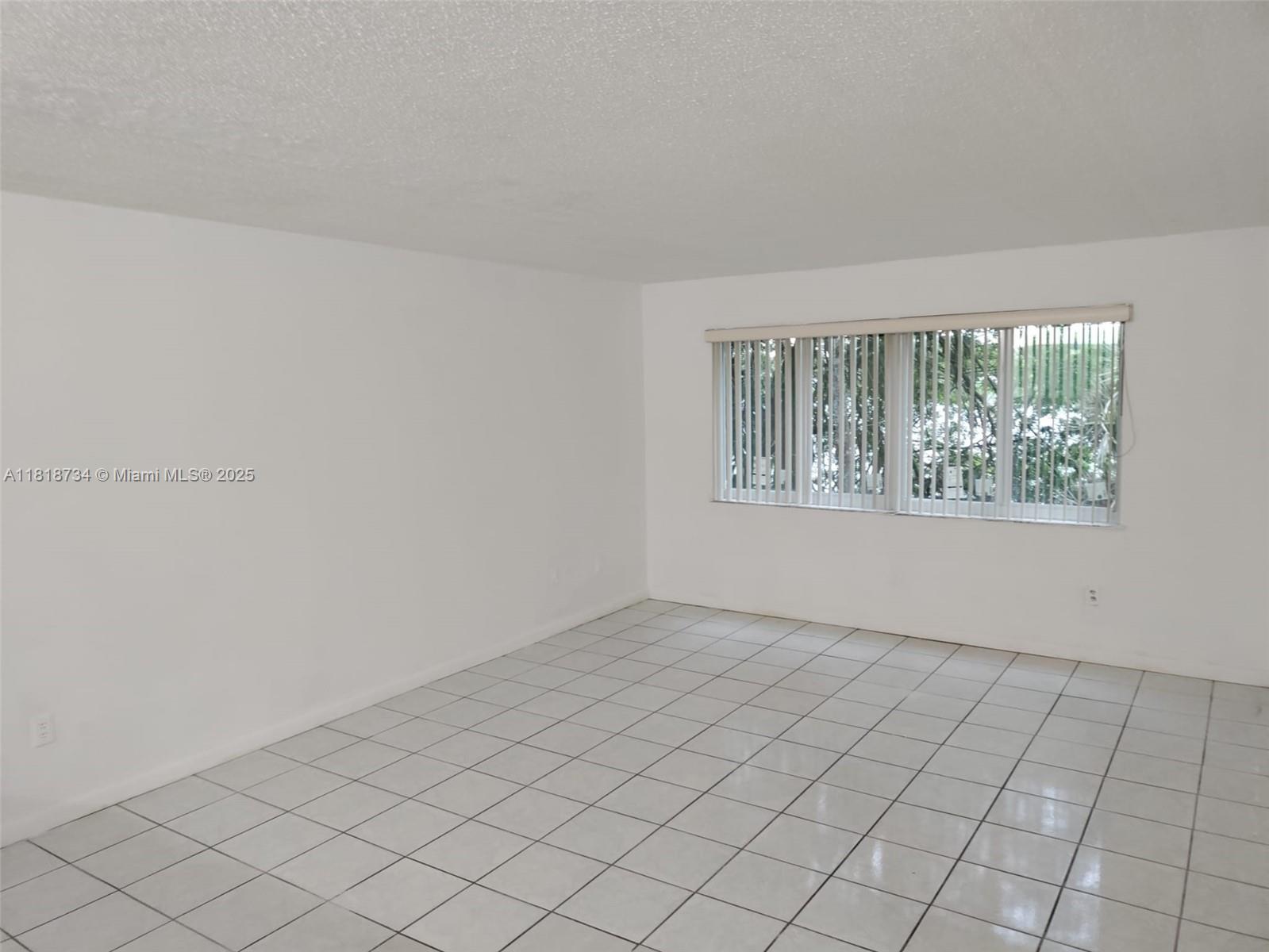 14850 Naranja Lakes Blvd Property Photo 10
