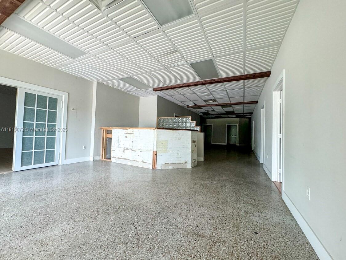 610 N Dixie Hwy Property Photo 6
