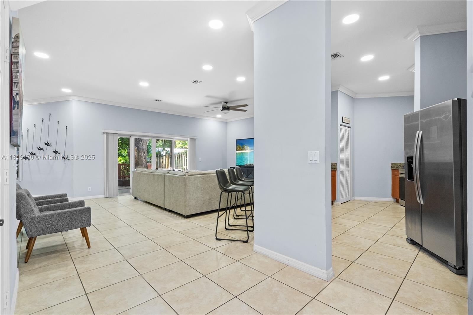 2927 Sw 18 Th Terrace Property Photo 5