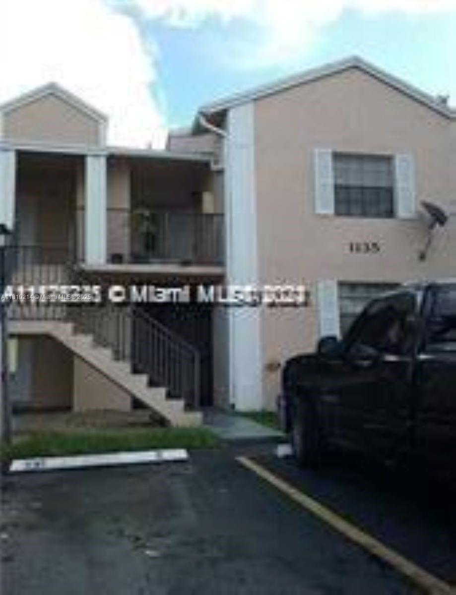 1135 N Franklin Ave 1135b Property Photo 1