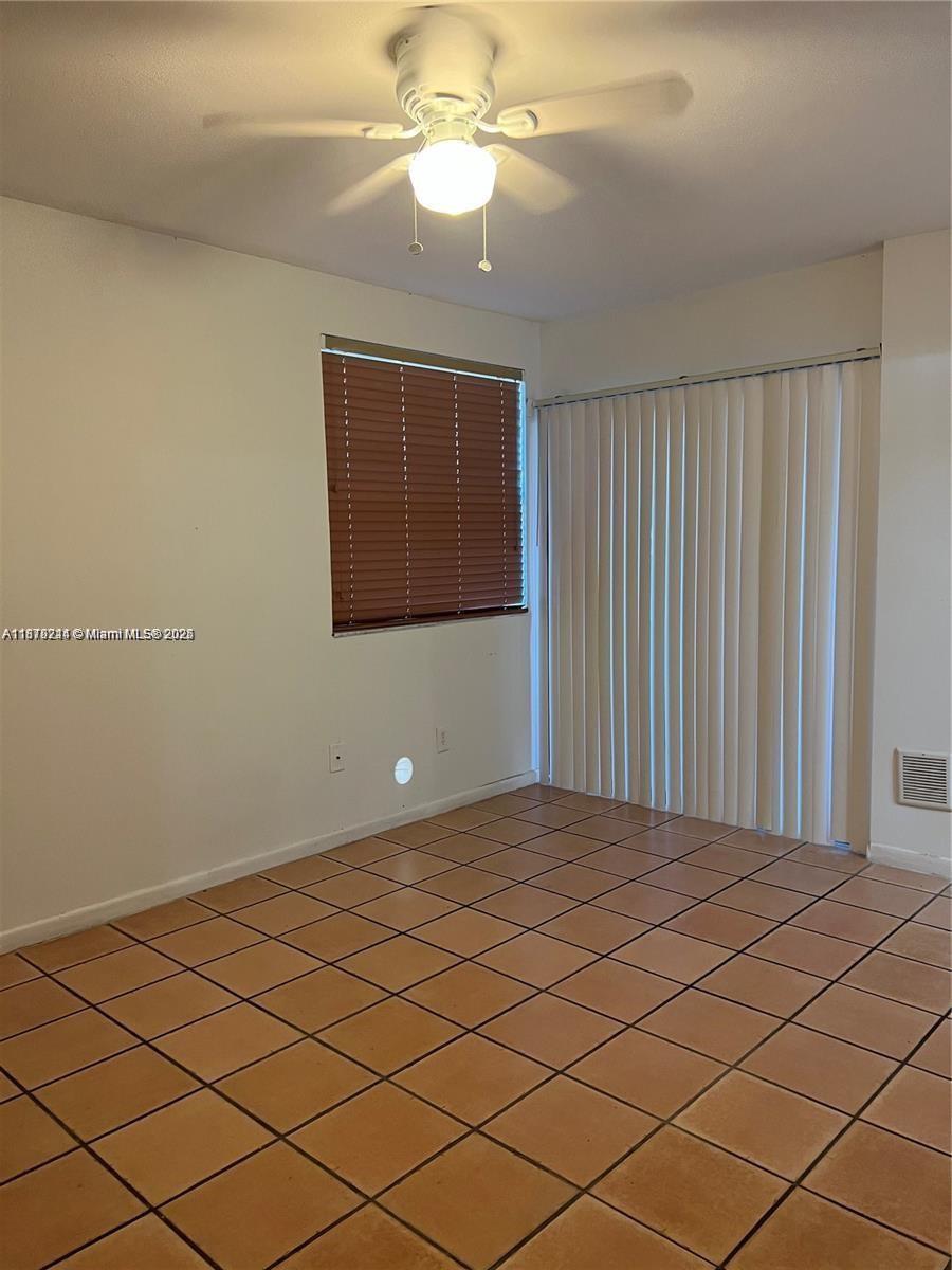 1135 N Franklin Ave 1135b Property Photo 7