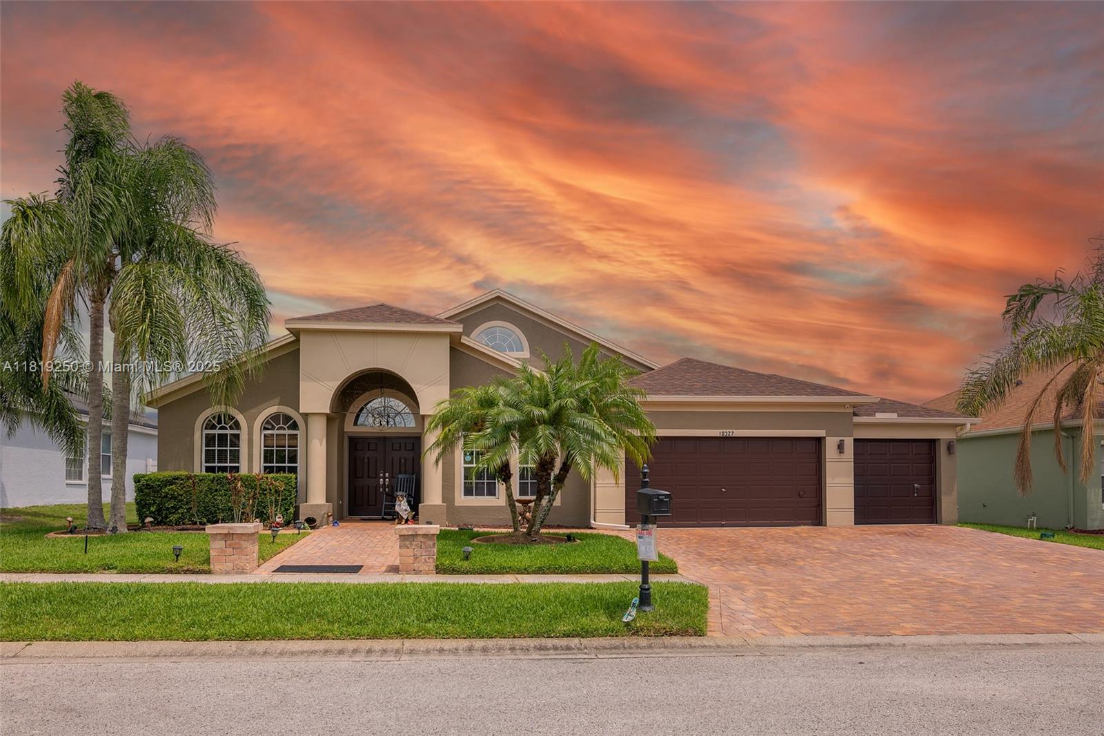 10327 Meadow Crossing Drive Property Photo 1