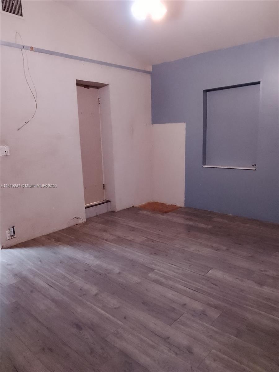 622 Ne 11th St Property Photo 5