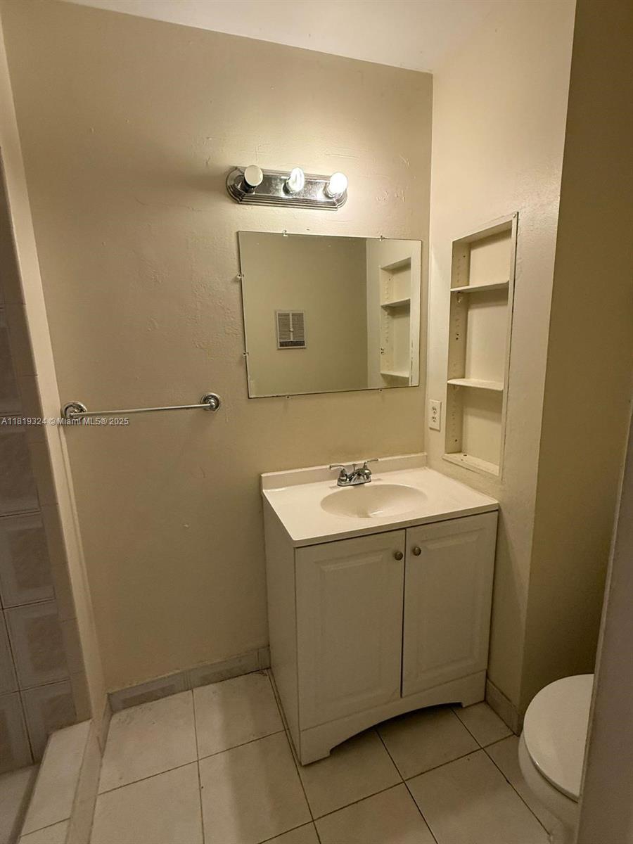 438 Ne 210th Cir Ter 202-4b Property Photo 7