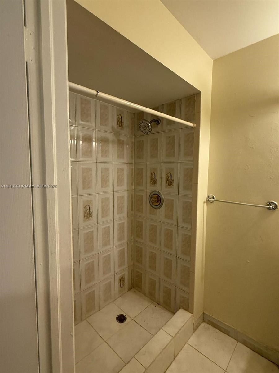 438 Ne 210th Cir Ter 202-4b Property Photo 8