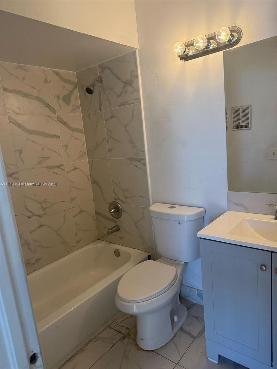 438 Ne 210th Cir Ter 202-4b Property Photo 11