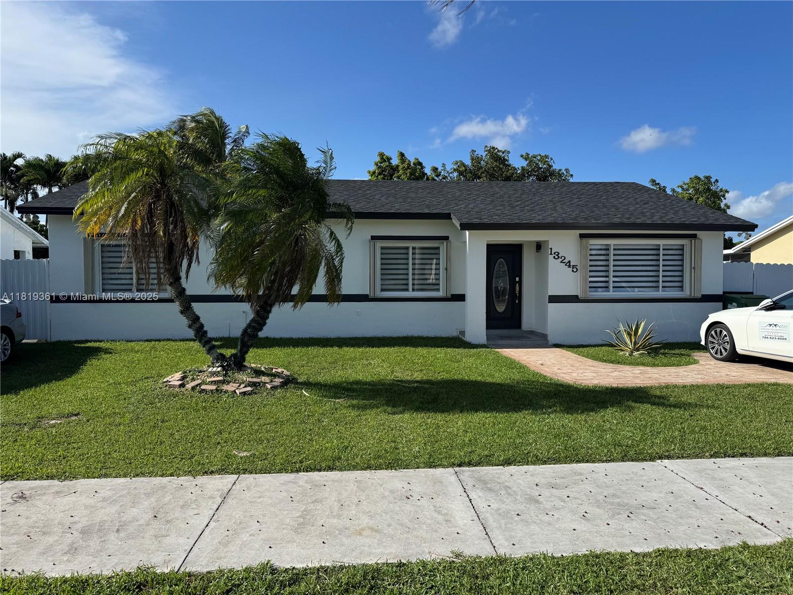 13245 SW 253rd Ter Property Photo 1