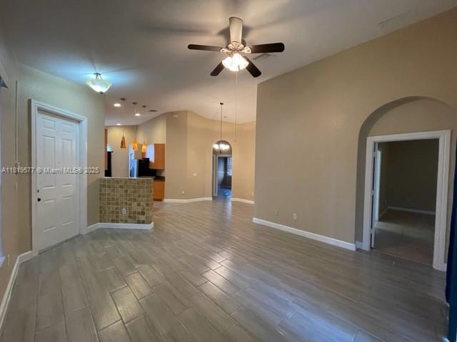 1837 Ne 37th Pl 1837 Property Photo 2