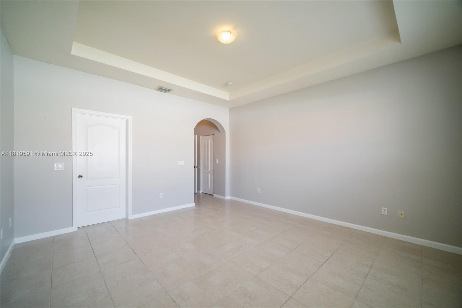 1202 Ne 37th Pl Property Photo 17