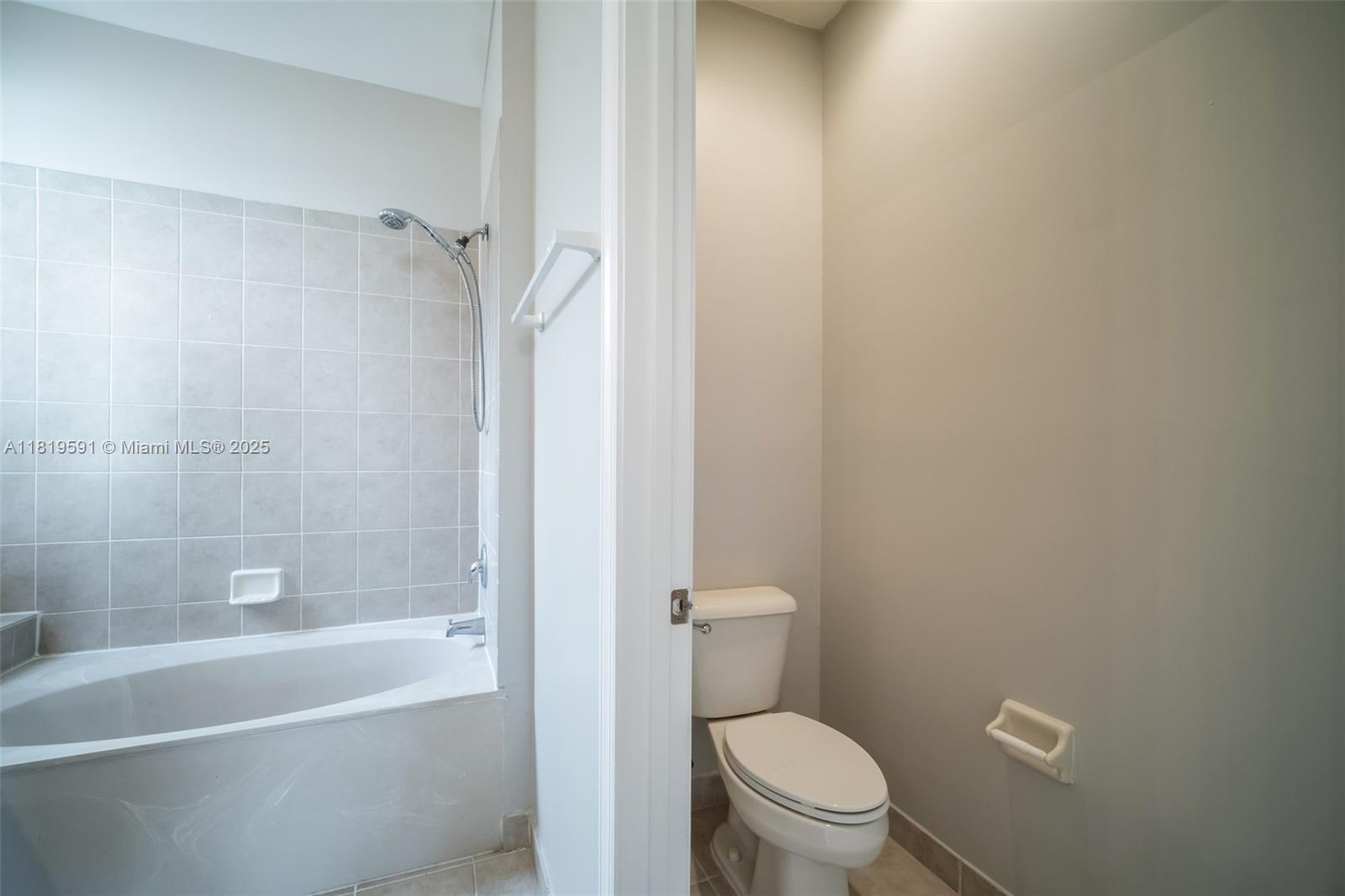 1202 Ne 37th Pl Property Photo 20